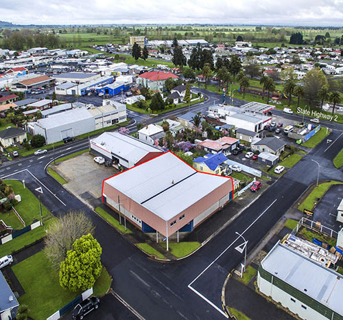 Vehicle and goods storage warehouse Paeroa